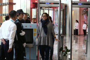 cong-do-kim-loai-safeway-at-300b