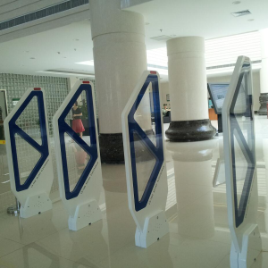 cong-tu-an-ninh-thu-vien