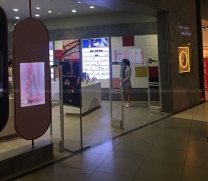 lap-dat-cong-tu-an-ninh-cho-cua-hang-trang-suc