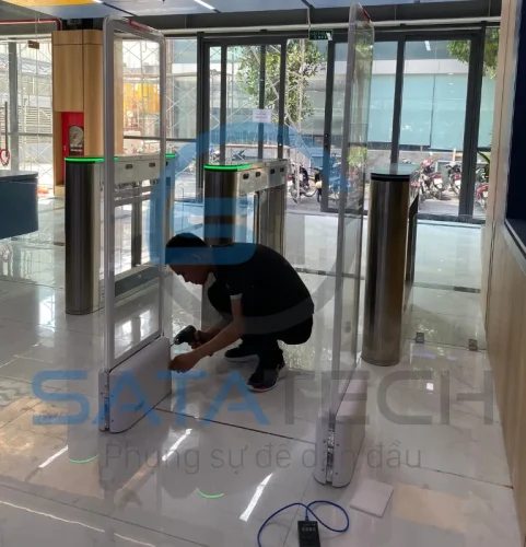 cổng từ không kêu