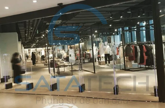 Cổng từ an ninh cửa hàng quần áo