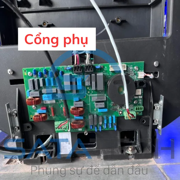 kết nối dây tín hiệu vào cổng phụ
