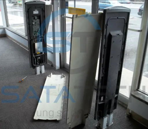 Tháo lắp cổng từ cho shop thời trang