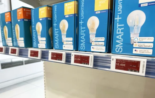 Mẫu sản phẩm gắn trên kệ hàng hóa